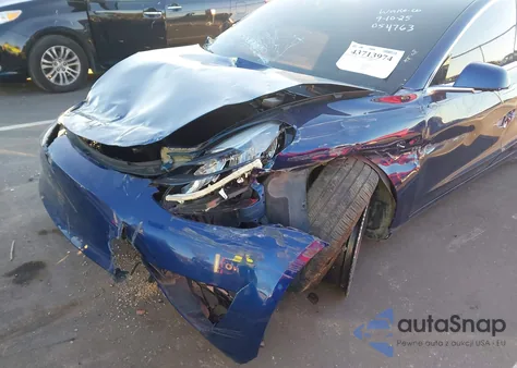 2018 Tesla Model 3 Long Range/Performance z USA, uszkodzony, nr VIN 5YJ3E1EBXJF054763